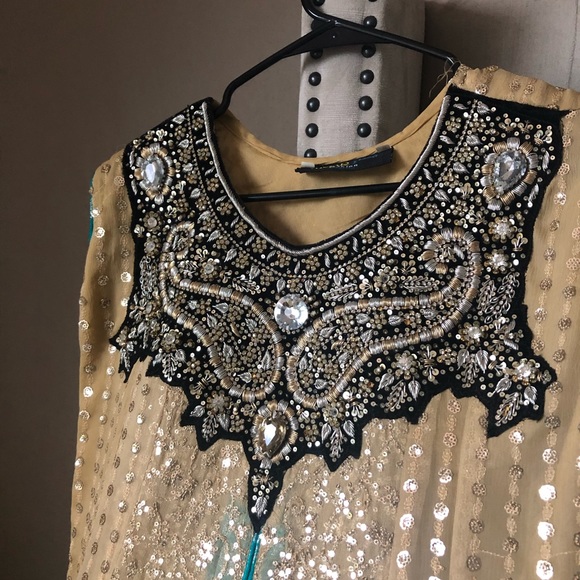 Wedding pishwas floor length Pakistani dress - Picture 5 of 6